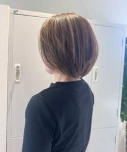 大人ショートこそハイライトが可愛い♪